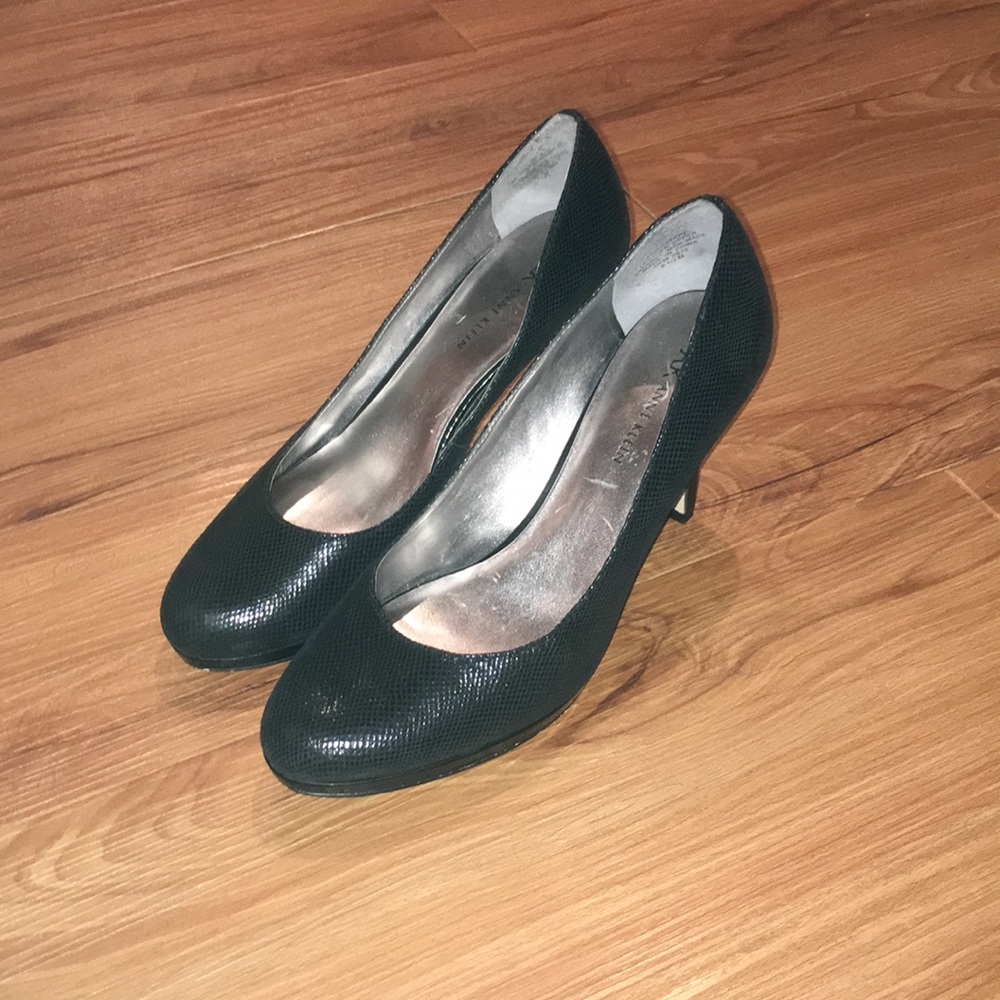 Anne Klein Black Pumps